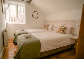 Porto Surf Lodge