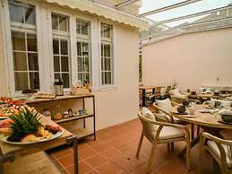 Porto Surf Lodge