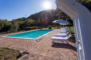 Hilltop Apartment With Swimming Pool