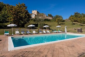 Hilltop Apartment With Swimming Pool