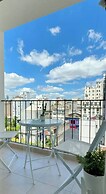 Peaceful, Pet-friendly Central Apt