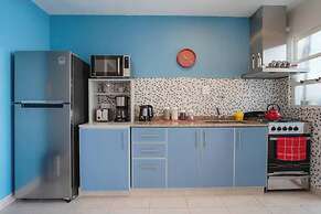 Peaceful, Pet-friendly Central Apt