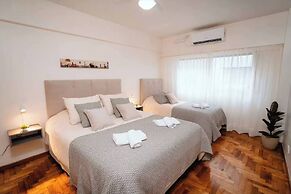 Peaceful, Pet-friendly Central Apt