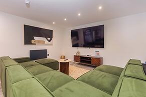 Riverside House by UTDM