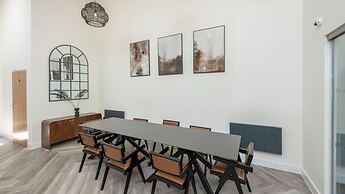Riverside House by UTDM