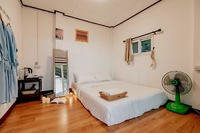 Hubkhaosawan homestay
