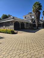 Lux Suites Hostpoa Airbnb's Eldoret