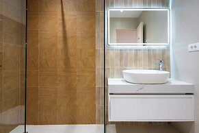 Apartment by Luxe Group ZA222