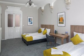 Cracow Main Square Apartments