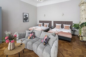 Cracow Main Square Apartments