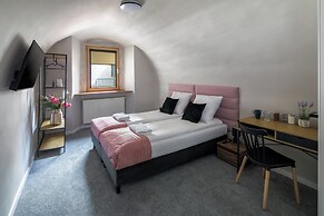 Cracow Main Square Apartments
