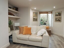 Paramount Apartments