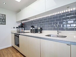Penthouse @46zinc - Headland View