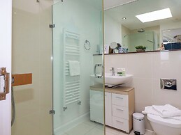 Penthouse @46zinc - Headland View