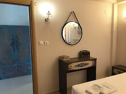leonidas apartments and suites