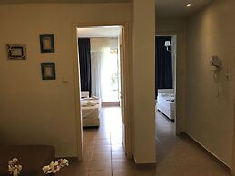 leonidas apartments and suites