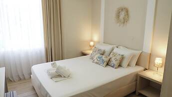 leonidas apartments and suites