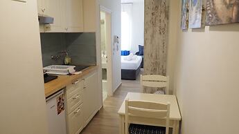 leonidas apartments and suites