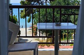 leonidas apartments and suites