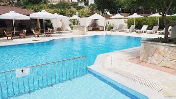 leonidas apartments and suites