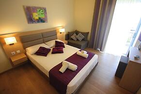 leonidas apartments and suites