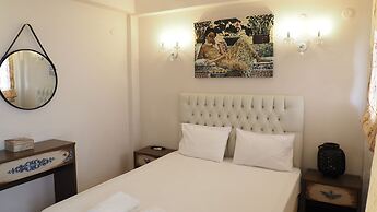 leonidas apartments and suites
