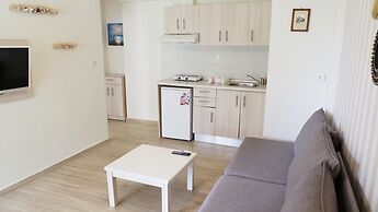 leonidas apartments and suites