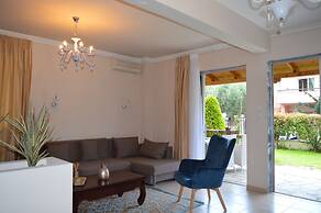 leonidas apartments and suites