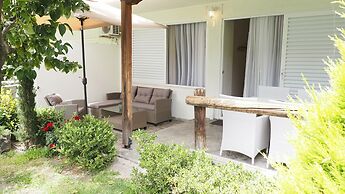 leonidas apartments and suites
