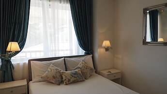 leonidas apartments and suites