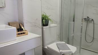 leonidas apartments and suites