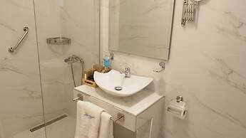 leonidas apartments and suites