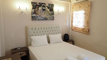 leonidas apartments and suites