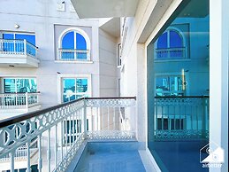 Relaxing ST Getaway Balcony, Pool & Gym Access