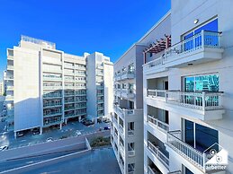 Relaxing ST Getaway Balcony, Pool & Gym Access