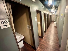 Otemachi Kamon Hotel - Caters to Men - Hostel