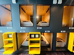 Otemachi Kamon Hotel - Caters to Men - Hostel