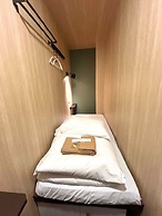 Otemachi Kamon Hotel - Caters to Men - Hostel