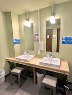 Otemachi Kamon Hotel - Caters to Men - Hostel