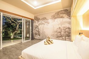Splendid Villa 3Br Center Seminyak
