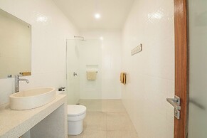 Splendid Villa 3Br Center Seminyak