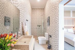 Splendid Villa 3Br Center Seminyak