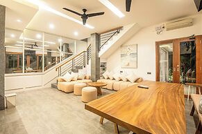 Splendid Villa 3Br Center Seminyak