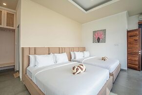 Splendid Villa 3Br Center Seminyak