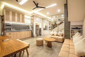 Splendid Villa 3Br Center Seminyak