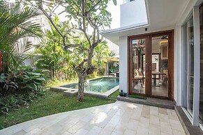Splendid Villa 3Br Center Seminyak