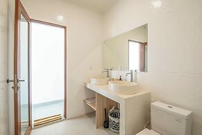 Splendid Villa 3Br Center Seminyak