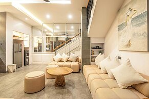 Splendid Villa 3Br Center Seminyak