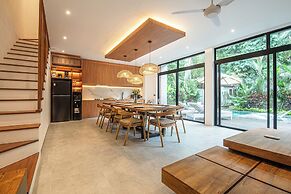 Contemporary 5BR Villa , AC, Water Filter