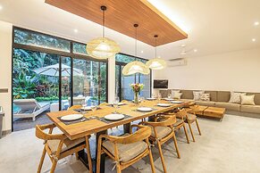 Contemporary 5BR Villa , AC, Water Filter